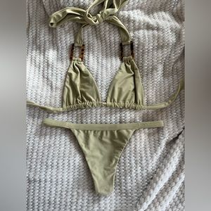 Benoa kolea set, M miami top and uluwatu bottoms